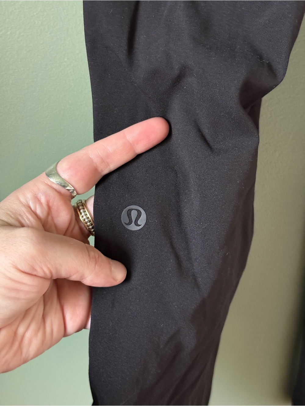 lululemon On The Fly Pant - Black - 6 - Picture 10 of 11